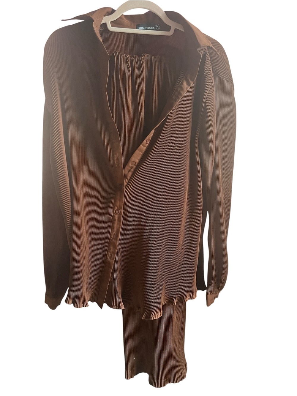 PrettyLittleThing Brown Pleated Button-Front Sleep Shirt